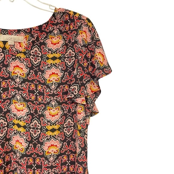 Loft Floral Flutter Sleeve V Neck Top Size LP - Picture 4 of 13
